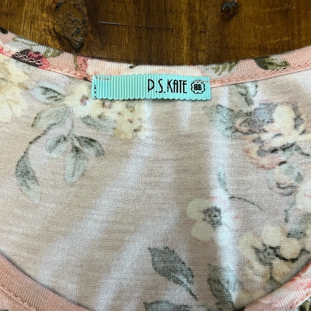 Boutique Floral Sleeveless Top with Lace Trim - Picture 3 of 5